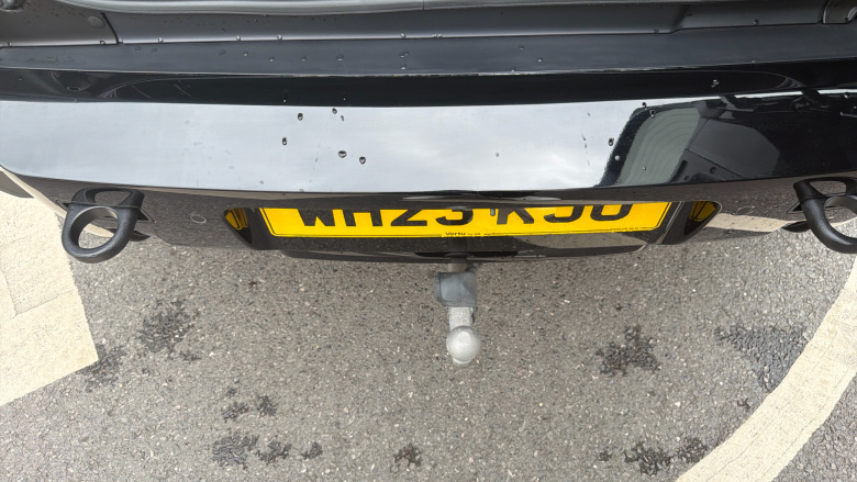 Land Rover Defender 3.0 D250 X-Dynamic HSE 90 3dr Auto Diesel Estate